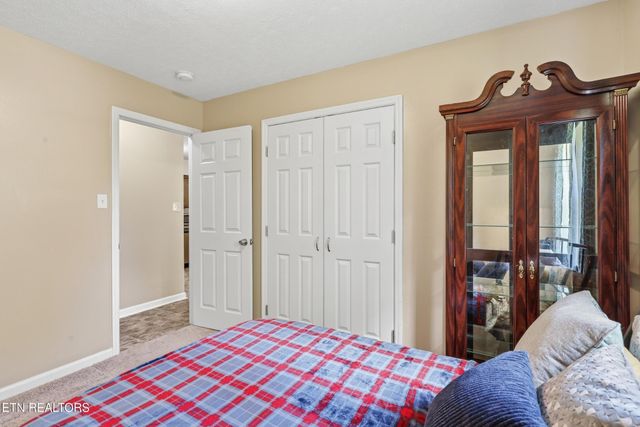 3401 McDonald Rd, Knoxville, TN 37914