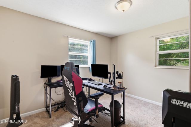 3401 McDonald Rd, Knoxville, TN 37914