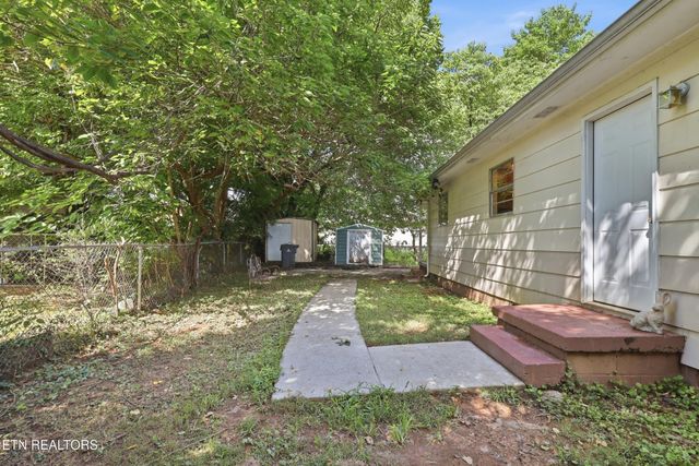 3401 McDonald Rd, Knoxville, TN 37914