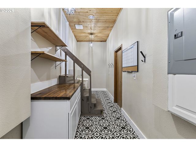 5911 Sw BRIAR PATCH Ln, Wilsonville, OR 97070