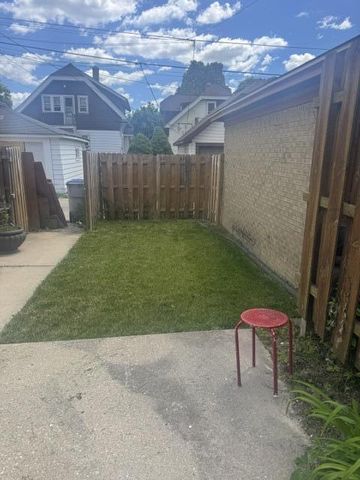 2740 N 56th STREET, Milwaukee, WI 53210