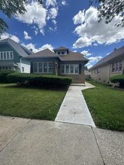 2740 N 56th STREET, Milwaukee, WI 53210