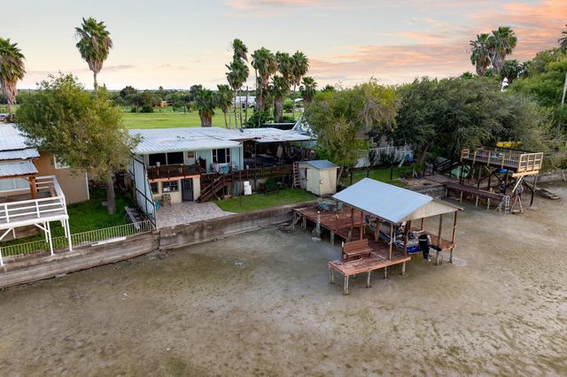 8526 Lago Vista Drive, Edcouch, TX 78538