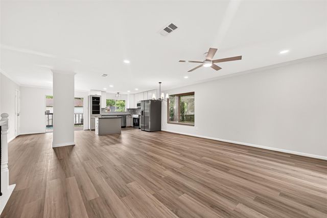 2 Kittiwake Court, Spring, TX 77380