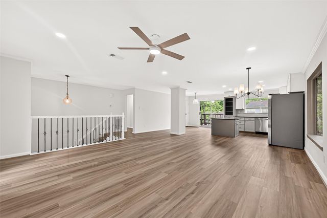 2 Kittiwake Court, Spring, TX 77380