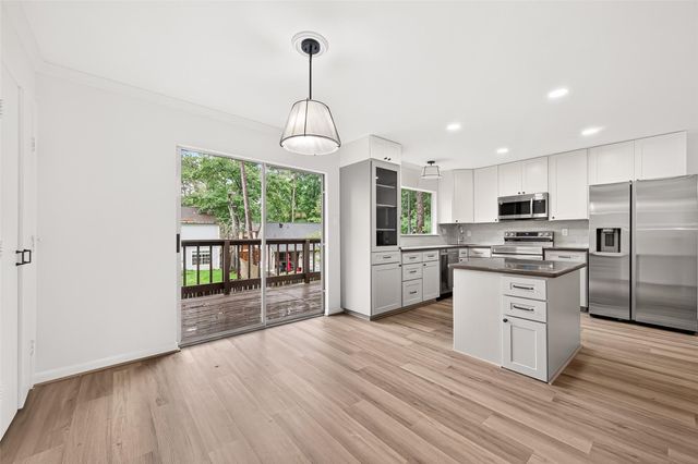 2 Kittiwake Court, Spring, TX 77380