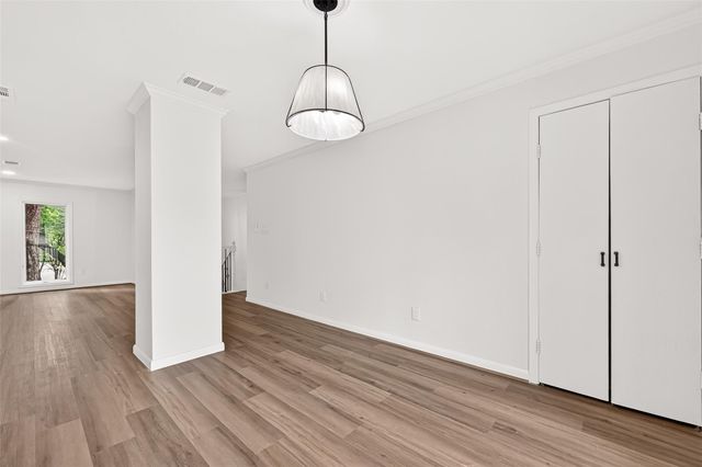 2 Kittiwake Court, Spring, TX 77380