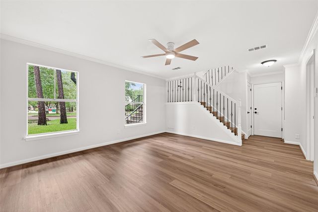 2 Kittiwake Court, Spring, TX 77380