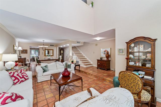 8936 Chatsworth Drive, Houston, TX 77024