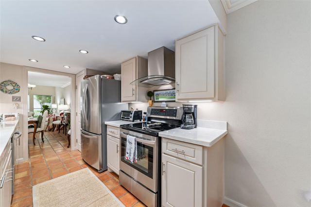 8936 Chatsworth Drive, Houston, TX 77024