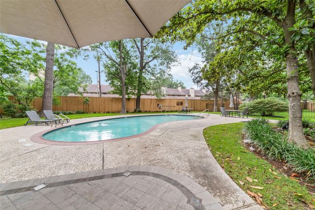 8936 Chatsworth Drive, Houston, TX 77024