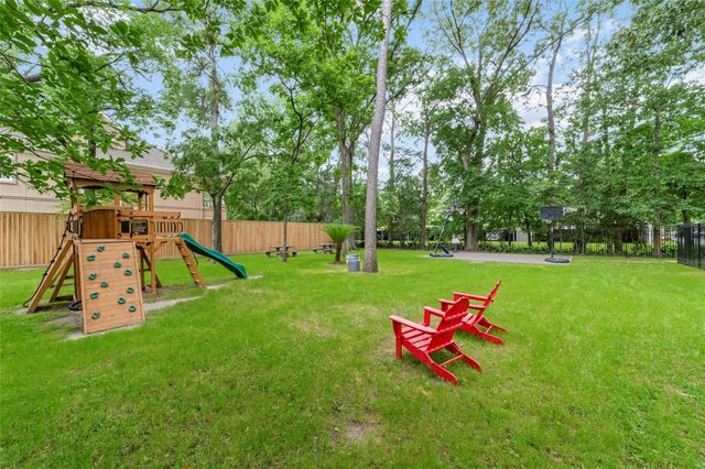 8936 Chatsworth Drive, Houston, TX 77024