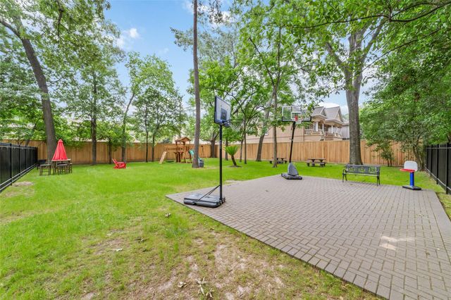 8936 Chatsworth Drive, Houston, TX 77024