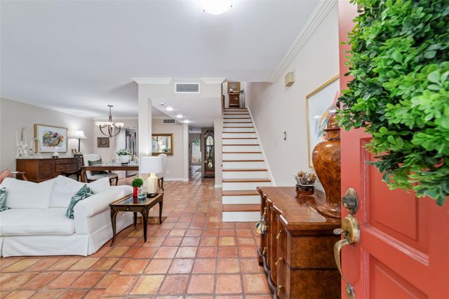 8936 Chatsworth Drive, Houston, TX 77024