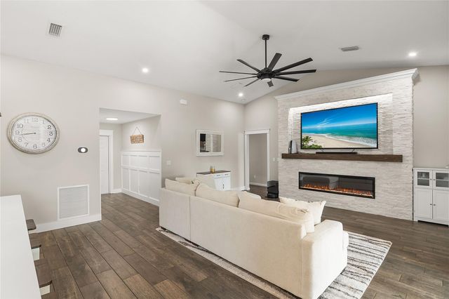 1144 SW Arc Ct, Port St Lucie, FL 34953