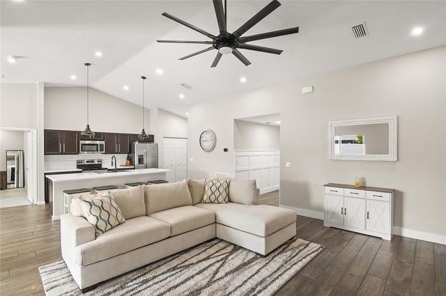 1144 SW Arc Ct, Port St Lucie, FL 34953