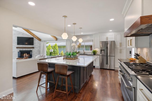 56 Hampton Road, Grosse Pointe Shores, MI 48236