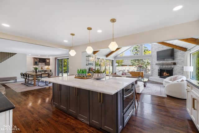 56 Hampton Road, Grosse Pointe Shores, MI 48236