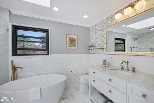 56 Hampton Road, Grosse Pointe Shores, MI 48236