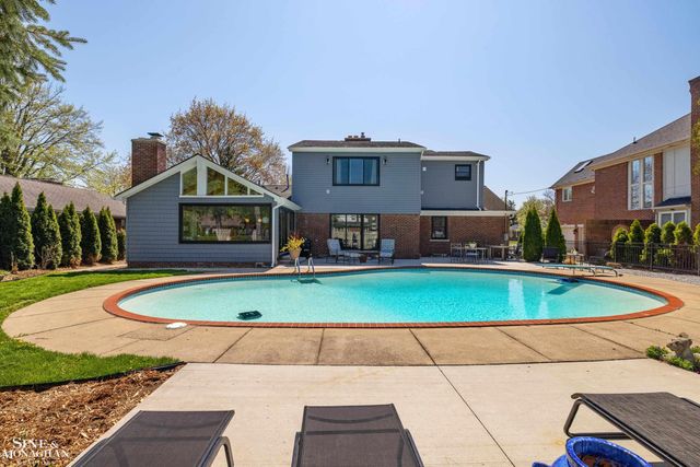 56 Hampton Road, Grosse Pointe Shores, MI 48236