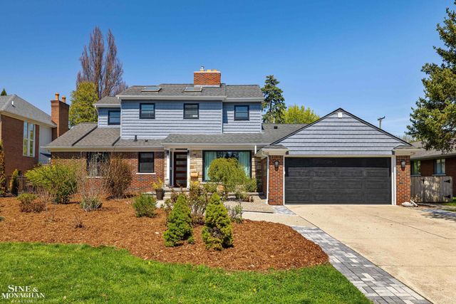 56 Hampton Road, Grosse Pointe Shores, MI 48236