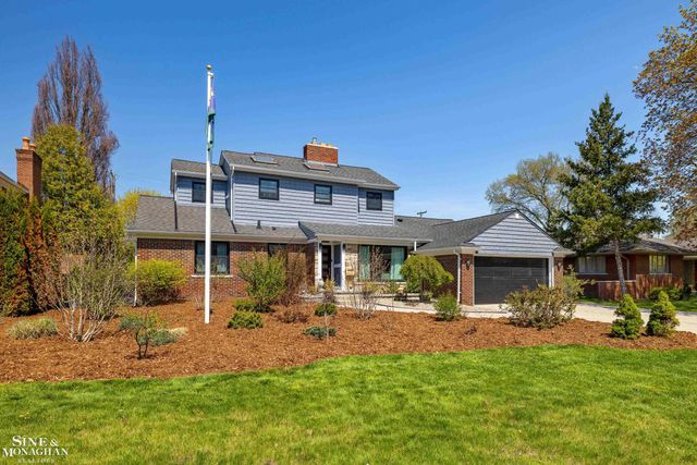 56 Hampton Road, Grosse Pointe Shores, MI 48236