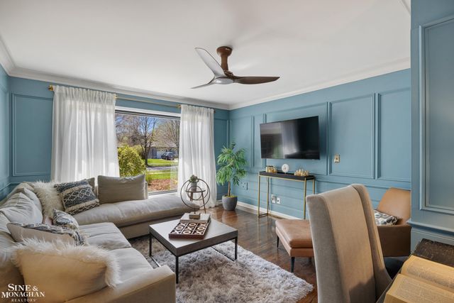 56 Hampton Road, Grosse Pointe Shores, MI 48236