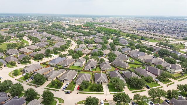 19134 Quarry Lakes Lane S, Richmond, TX 77407