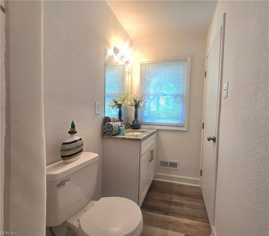 2833 Hollister AVE, Norfolk, VA 23504