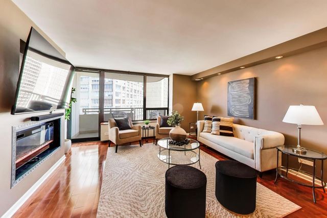 3930 N Pine Grove Avenue 1815, Chicago, IL 60613