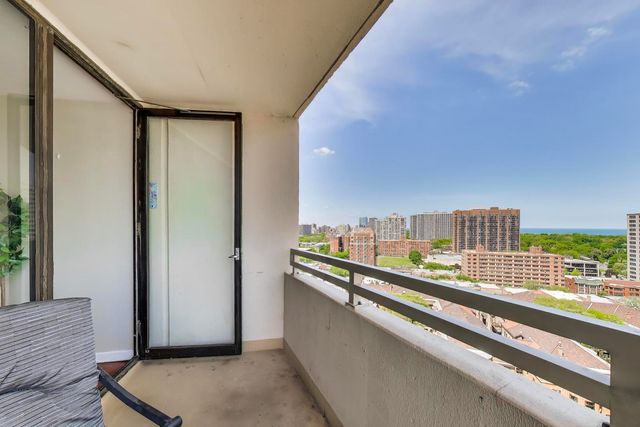 3930 N Pine Grove Avenue 1815, Chicago, IL 60613