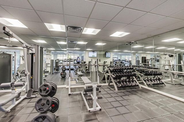 3930 N Pine Grove Avenue 1815, Chicago, IL 60613