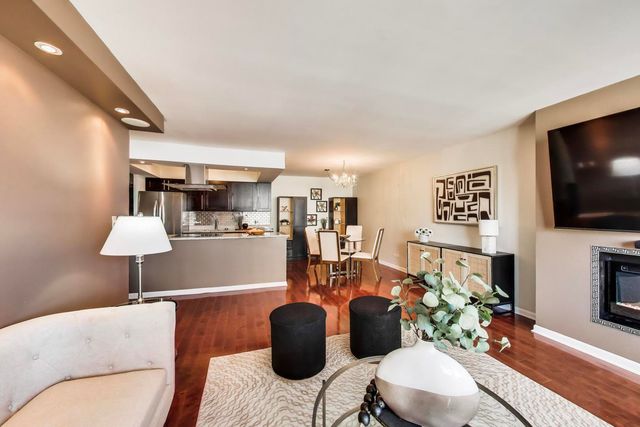 3930 N Pine Grove Avenue 1815, Chicago, IL 60613