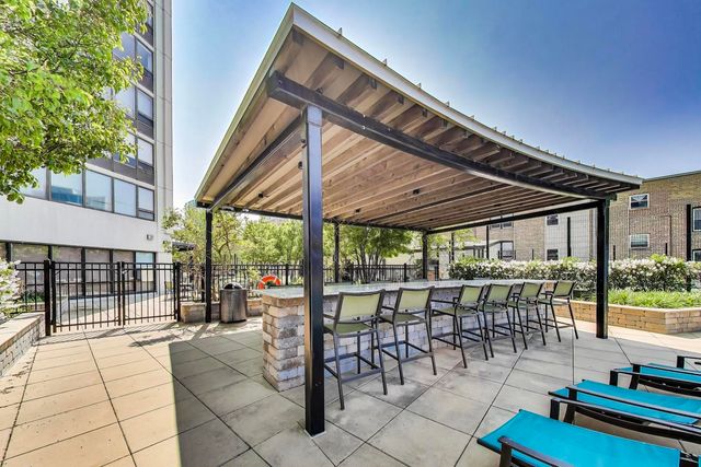 3930 N Pine Grove Avenue 1815, Chicago, IL 60613