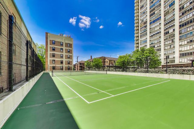 3930 N Pine Grove Avenue 1815, Chicago, IL 60613