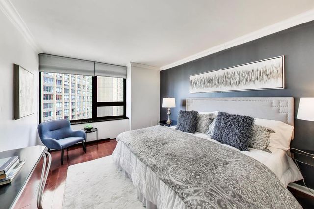 3930 N Pine Grove Avenue 1815, Chicago, IL 60613