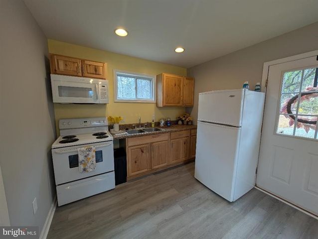 401 MIDDLE MOUNTAIN RD, Stanardsville, VA 22973