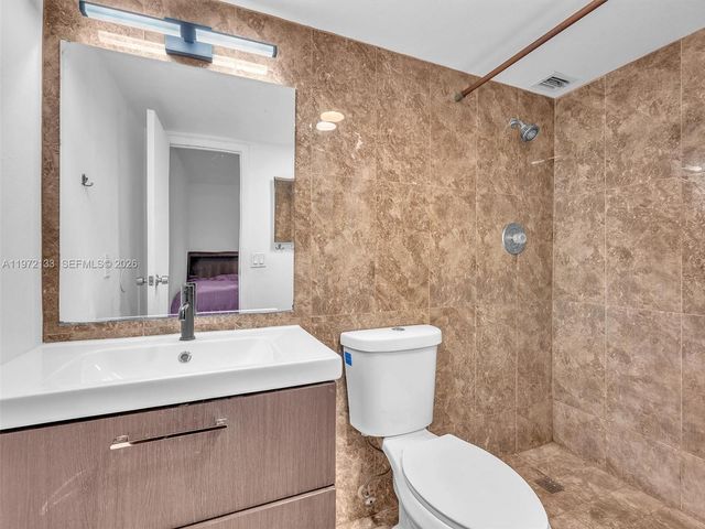 6201 N Falls Cir Dr 210, Lauderhill, FL 33319