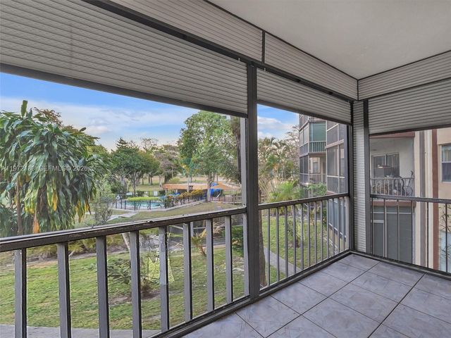 6201 N Falls Cir Dr 210, Lauderhill, FL 33319