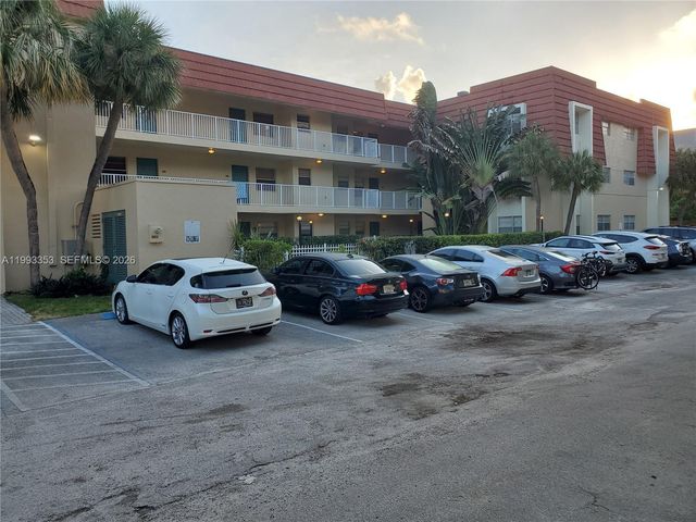 1300 Moffett St 306, Hallandale Beach, FL 33009