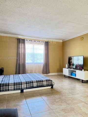 1300 Moffett St 306, Hallandale Beach, FL 33009