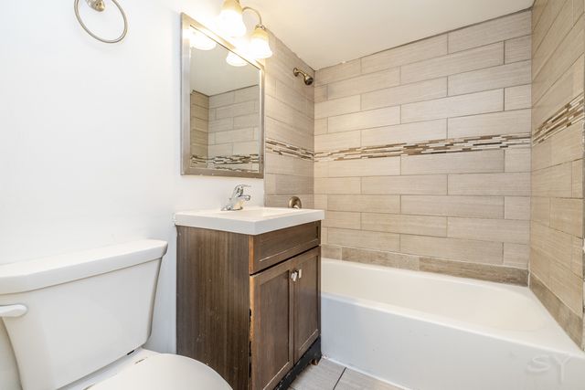 6416 S Saint Lawrence Avenue 1, Chicago, IL 60637