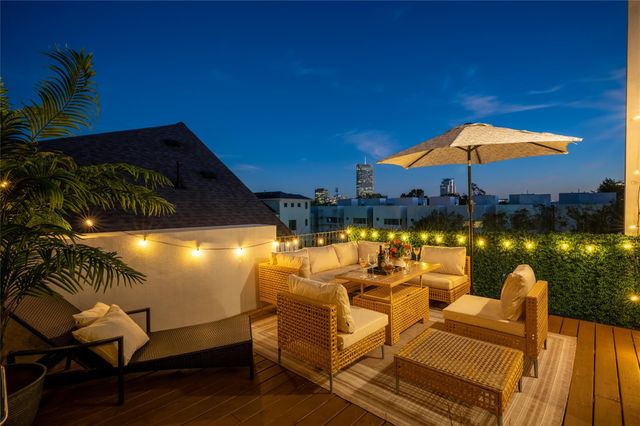 913 Thompson Street, Houston, TX 77007