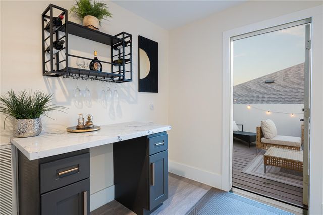 913 Thompson Street, Houston, TX 77007