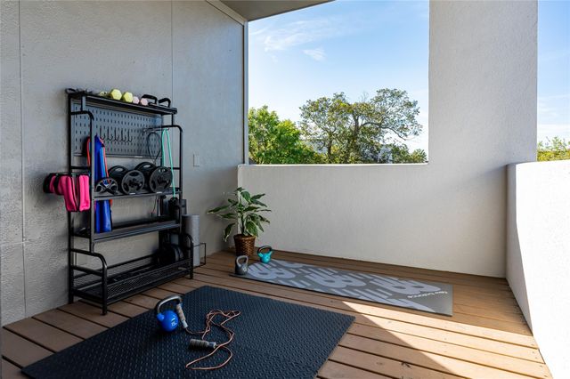 913 Thompson Street, Houston, TX 77007