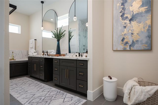 913 Thompson Street, Houston, TX 77007