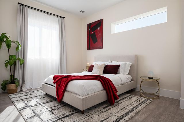 913 Thompson Street, Houston, TX 77007