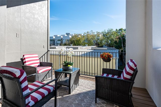 913 Thompson Street, Houston, TX 77007