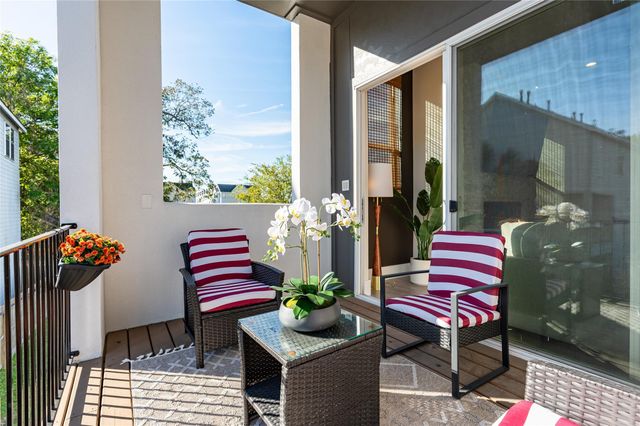 913 Thompson Street, Houston, TX 77007