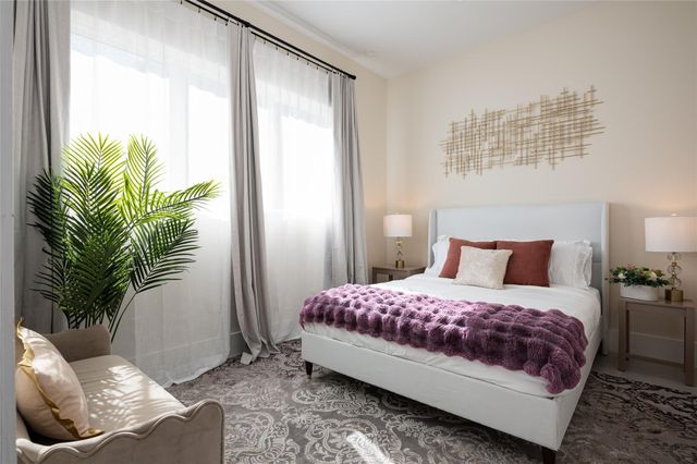 913 Thompson Street, Houston, TX 77007